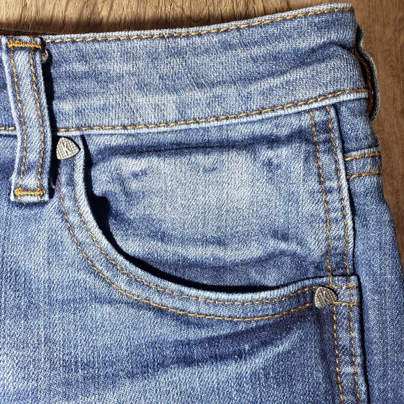 Kut from the Kloth Women's 32 (4) Denim Jean Shorts Raw Hem High Rise Medium - Picture 3 of 11